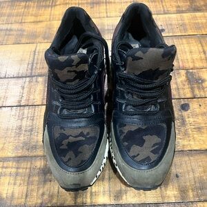 Steve Madden Cliff Sneakers Olive Black Camo